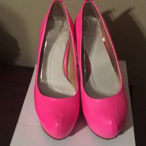 ALDO hot neon pink wedge